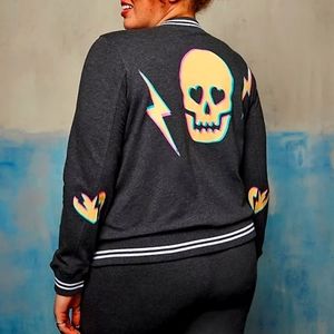 TORRID LOVESICK RELAXED BOMBER JACKET - EVERYDAY FLEECE SKULL BOLT HEATHER GREY